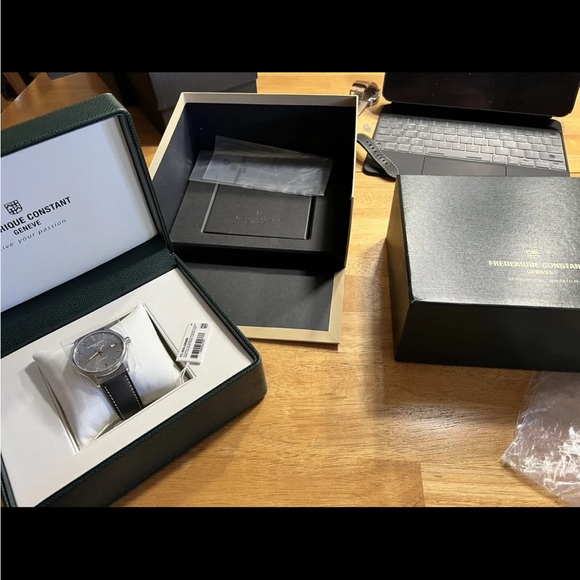 Frederique Constant Automatic Men's Watch FC-303LGR5B6 PLUS FC E-strap Fitness - Picture 3 of 6